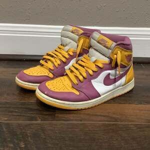 Nike Air Jordan 1 Retro High OG Brotherhood 8.5 (University Gold/Light Bordeaux)